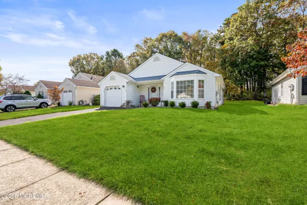 Property Slideshow image 2 of 21 | 65 sleepy hollow dr, Brick, NJ, 08724