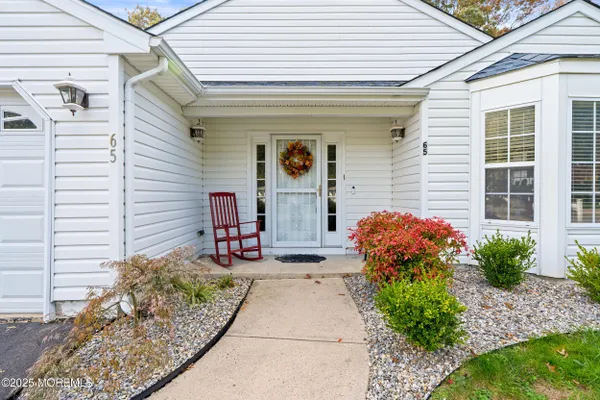 Property Slideshow image 3 of 21 | 65 sleepy hollow dr, Brick, NJ, 08724