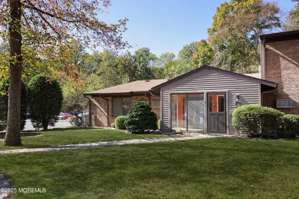 Property Slideshow image 3 of 38 | 109 lexington ct, Red Bank, NJ, 07701