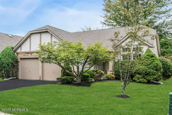 Property Slideshow image 2 of 19 | 11 sedgwick sq, Jackson, NJ, 08527