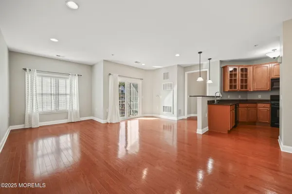 Property Slideshow image 3 of 39 | 3208 falston cir # 3208, Old Bridge, NJ, 08857