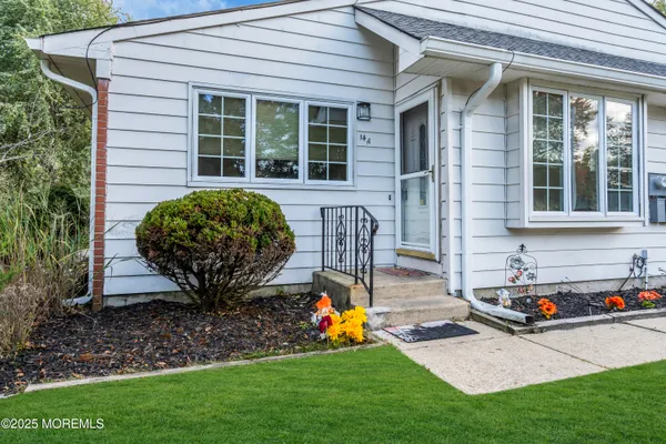Property Slideshow image 2 of 29 | 14 betsy ross ln a, Whiting, NJ, 08759