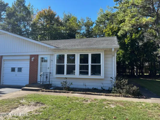 Property Slideshow image 2 of 37 | 2 bennington ln b, Whiting, NJ, 08759