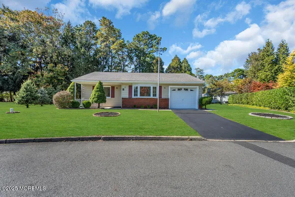 Property Slideshow image 2 of 27 | 11 vermont way, Whiting, NJ, 08759