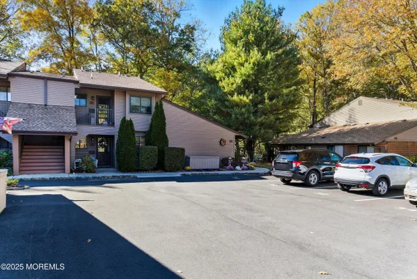 Property Slideshow image 2 of 32 | 32 ellsworth ct, Red Bank, NJ, 07701