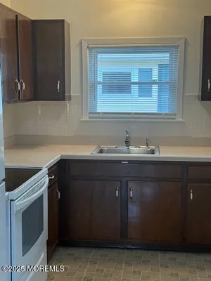 Property Slideshow image 3 of 14 | 265 charlotteville dr, Toms River, NJ, 08757