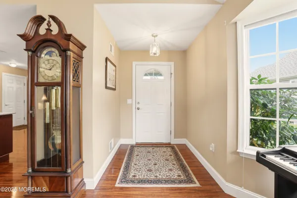 Property Slideshow image 3 of 24 | 90 skyline dr, Lakewood, NJ, 08701
