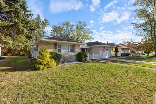 Property Slideshow image 3 of 25 | 26 fort de france ave, Toms River, NJ, 08757