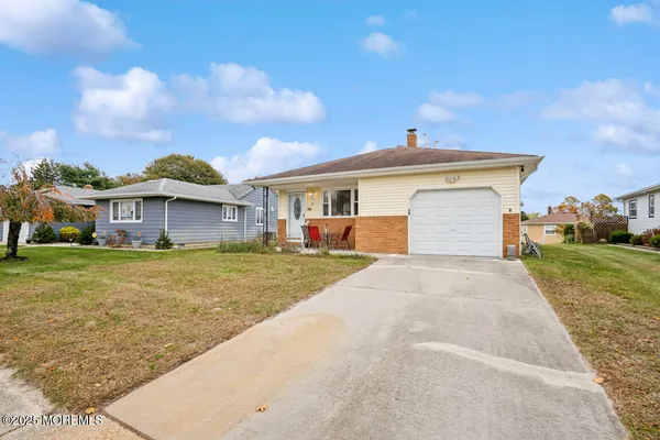 Property Slideshow image 3 of 23 | 18 san salvador st, Toms River, NJ, 08757