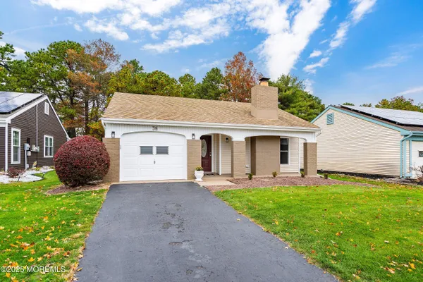 Property Slideshow image 2 of 28 | 38 twyford ln, Manchester, NJ, 08759