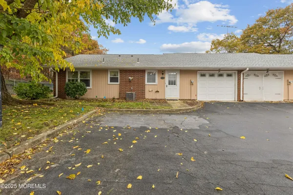 Property Slideshow image 2 of 26 | 530 portsmouth dr d, Lakewood, NJ, 08701