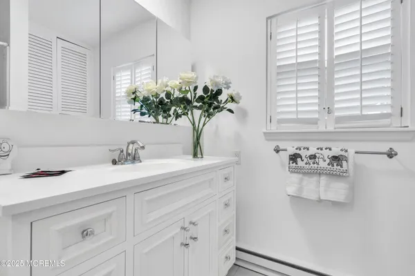 Property Slideshow image 3 of 32 | 47 e cambridge ct 100e, Lakewood, NJ, 08701