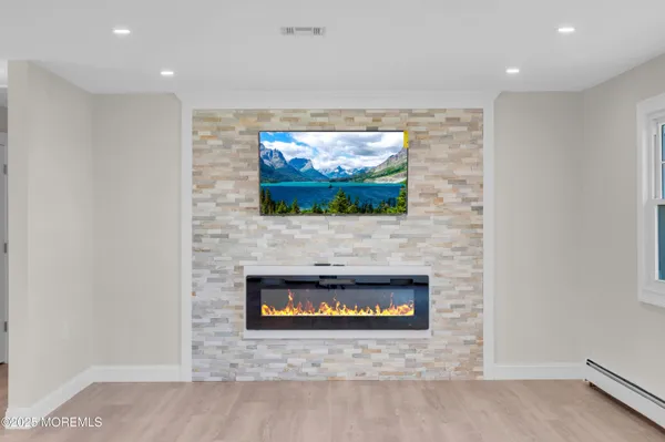 Property Slideshow image 2 of 29 | 18 leighton ct, Toms River, NJ, 08757