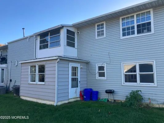 Property Slideshow image 2 of 10 | 1 hawaii ct a, Matawan, NJ, 07747