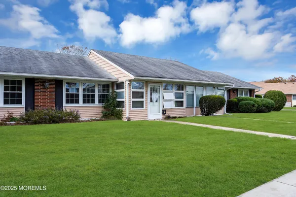 Property Slideshow image 2 of 36 | 237 huntington dr c, Lakewood, NJ, 08701