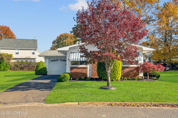 Property Slideshow image 3 of 38 | 8 holmes ct, Brick, NJ, 08724