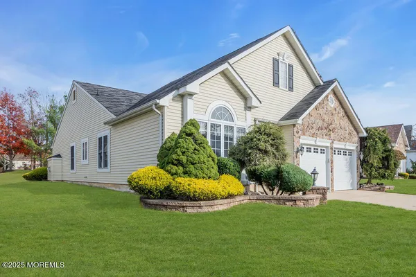 Property Slideshow image 2 of 58 | 93 cypress point ln, Jackson, NJ, 08527