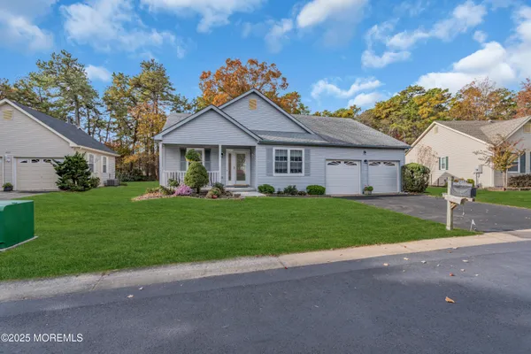 Property Slideshow image 3 of 36 | 406 lily ct # 1, Whiting, NJ, 08759