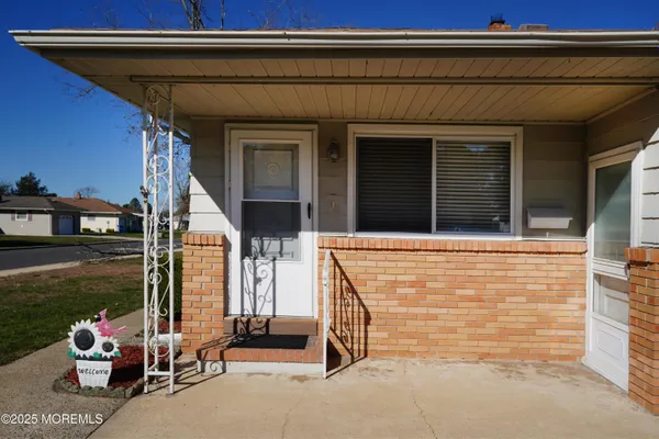 Property Slideshow image 3 of 32 | 306 saint thomas dr, Toms River, NJ, 08757