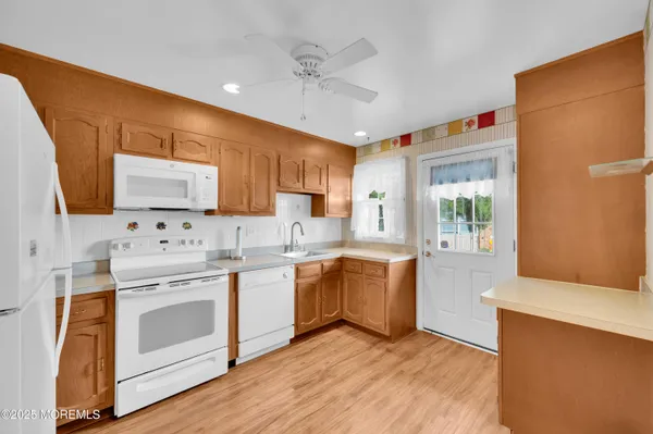 Property Slideshow image 3 of 27 | 19a edinburgh ln, Manchester, NJ, 08759