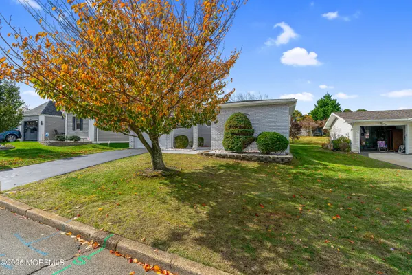 Property Slideshow image 3 of 42 | 42 sidney ct, Brick, NJ, 08724