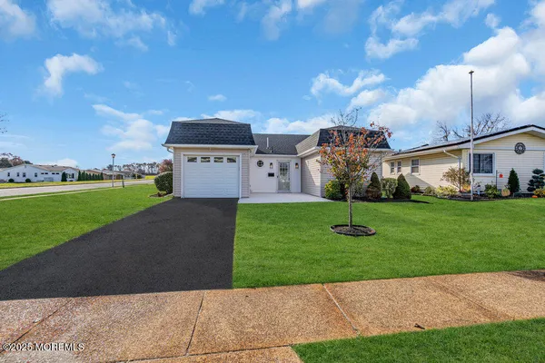 Property Slideshow image 3 of 22 | 166 central blvd, Brick, NJ, 08724