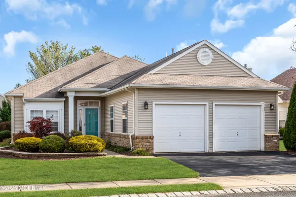 Property Slideshow image 2 of 62 | 6 margaux dr, Manchester, NJ, 08759