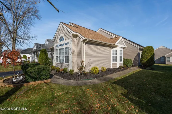 Property Slideshow image 3 of 42 | 5 geoffrey ct, Manchester, NJ, 08759