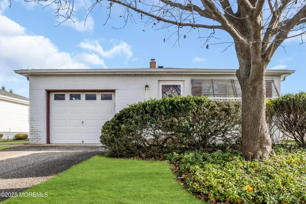 Property Slideshow image 2 of 28 | 15 bimini dr, Toms River, NJ, 08757