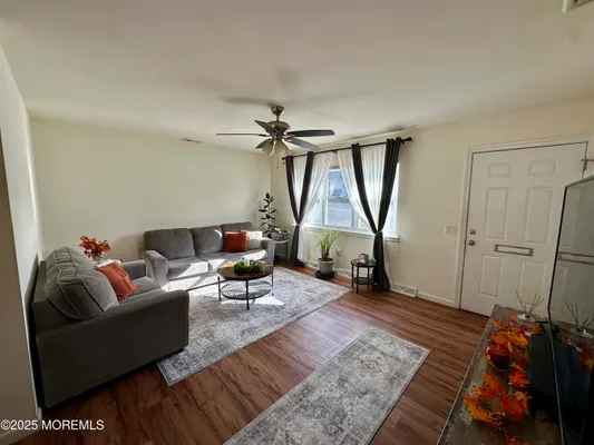 Property Slideshow image 3 of 10 | 9 nebraska dr, Matawan, NJ, 07747