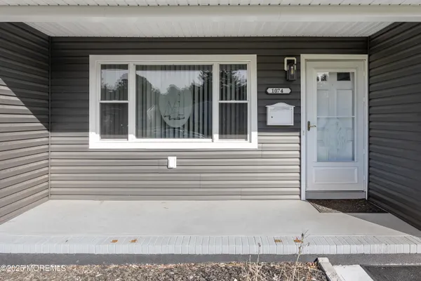 Property Slideshow image 2 of 25 | 1074 edgebrook dr, Toms River, NJ, 08757