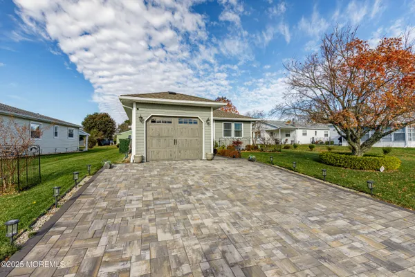 Property Slideshow image 2 of 27 | 6 bimini dr, Toms River, NJ, 08757