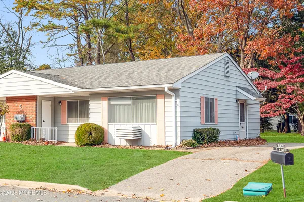 Property Slideshow image 3 of 25 | 8 ohio dr a, Whiting, NJ, 08759