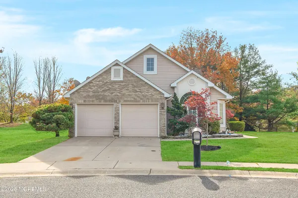 Property Slideshow image 2 of 40 | 2221 s chanticleer ct, Toms River, NJ, 08755