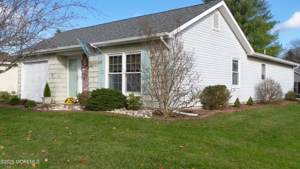 Property Slideshow image 2 of 39 | 4 olympus way, Brick, NJ, 08724