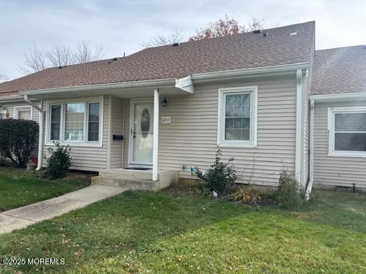 Property Slideshow image 2 of 29 | 120 muhlen platz d, Freehold, NJ, 07728