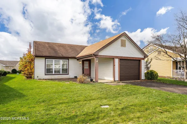 Property Slideshow image 2 of 47 | 11 wycombe way, Lakehurst, NJ, 08759