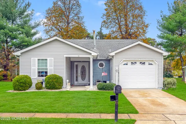 Property Slideshow image 3 of 33 | 6 matterhorn way, Brick, NJ, 08724