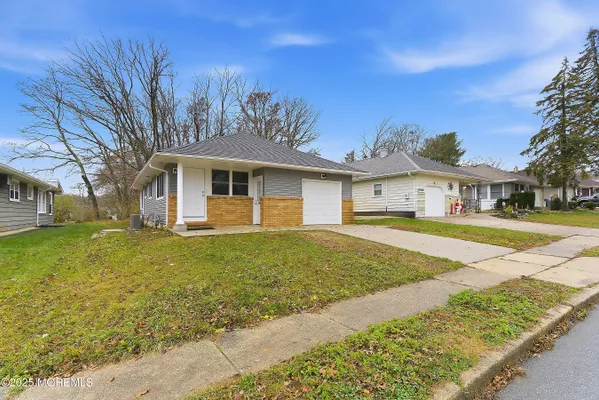 Property Slideshow image 2 of 37 | 1769 mount idenburg ln, Toms River, NJ, 08753