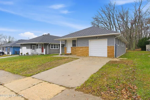 Property Slideshow image 3 of 37 | 1769 mount idenburg ln, Toms River, NJ, 08753