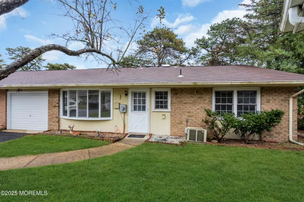 Property Slideshow image 3 of 41 | 29a gramercy ln, Manchester, NJ, 08759