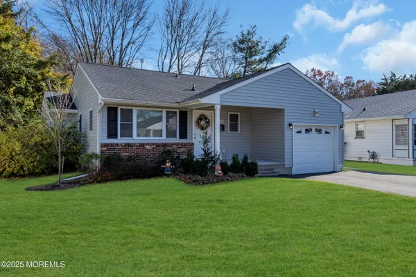 Property Slideshow image 2 of 25 | 50 golden glow circus, Toms River, NJ, 08755