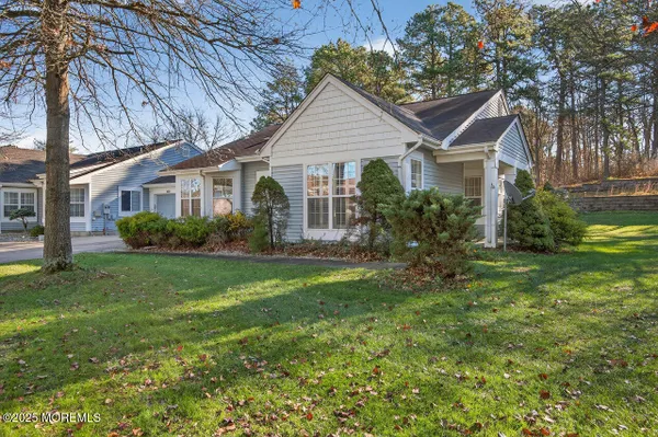 Property Slideshow image 3 of 29 | 1247b thornbury ln, Manchester, NJ, 08759