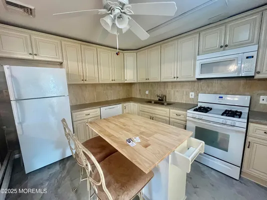 Property Slideshow image 3 of 21 | 8 lark st a, Manchester, NJ, 08759