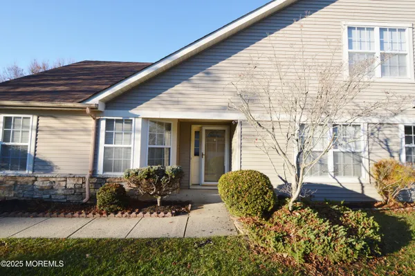 Property Slideshow image 3 of 61 | 2677 meadow lake dr, Toms River, NJ, 08755