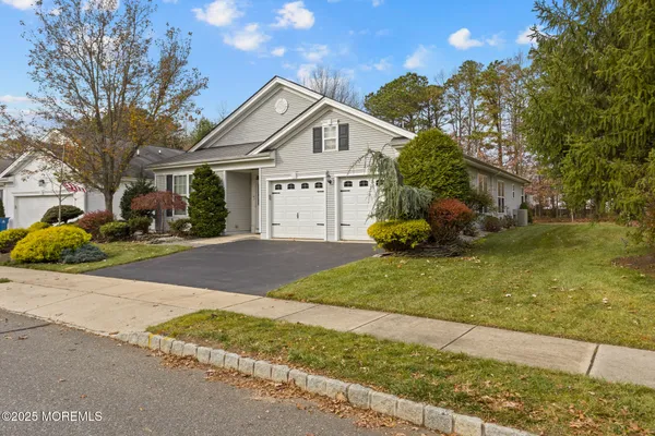 Property Slideshow image 2 of 28 | 4 portchester dr, Jackson, NJ, 08527