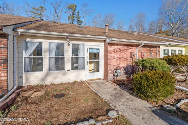 Property Slideshow image 2 of 28 | 117 lexington dr, Little Egg Harbor Twp, NJ, 08087