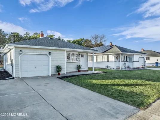 Property Slideshow image 3 of 32 | 477 saint thomas dr, Toms River, NJ, 08757