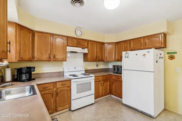Property Slideshow image 3 of 25 | 10 alpina ter # 63, Manchester, NJ, 08757