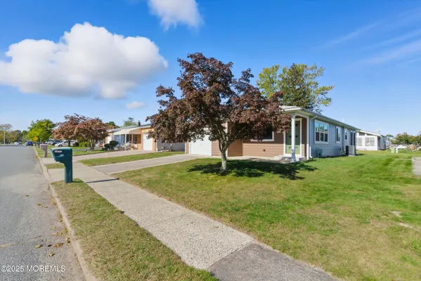 Property Slideshow image 3 of 44 | 295 port royal dr, Toms River, NJ, 08757